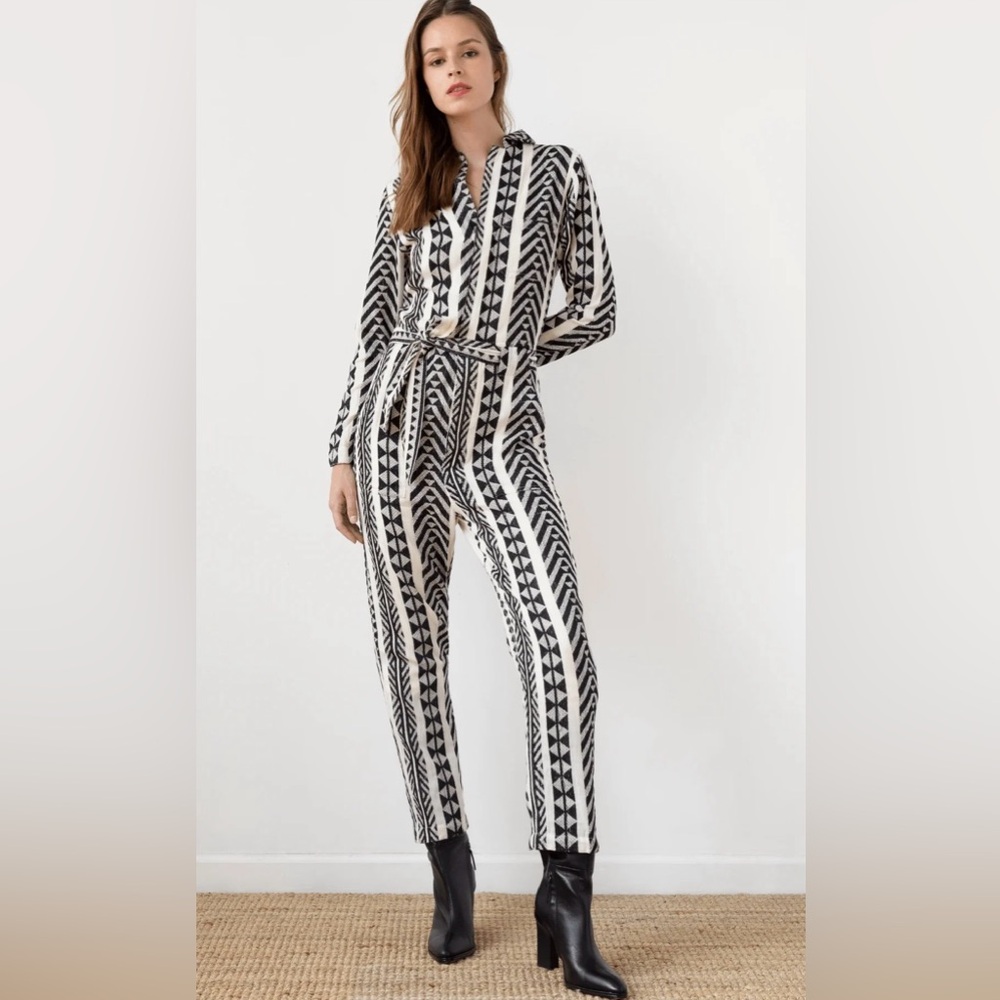 Guadalupe Lydia B&W Stylish Black and White Patterned Jumpsuit